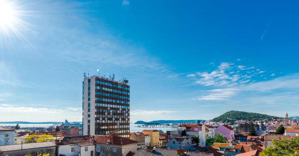 Apartment Kokolo With Sea View Split Exteriör bild